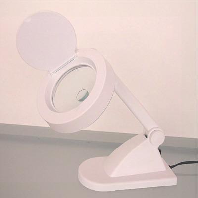 Lente da Tavolo con Luce